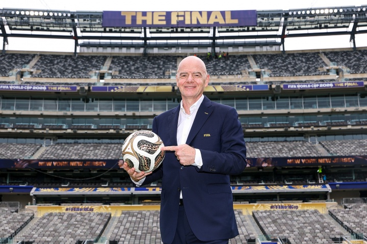 队报：法足协欲寻候选人竞选FIFA主席，前FIFA三号人物拉穆尔在列